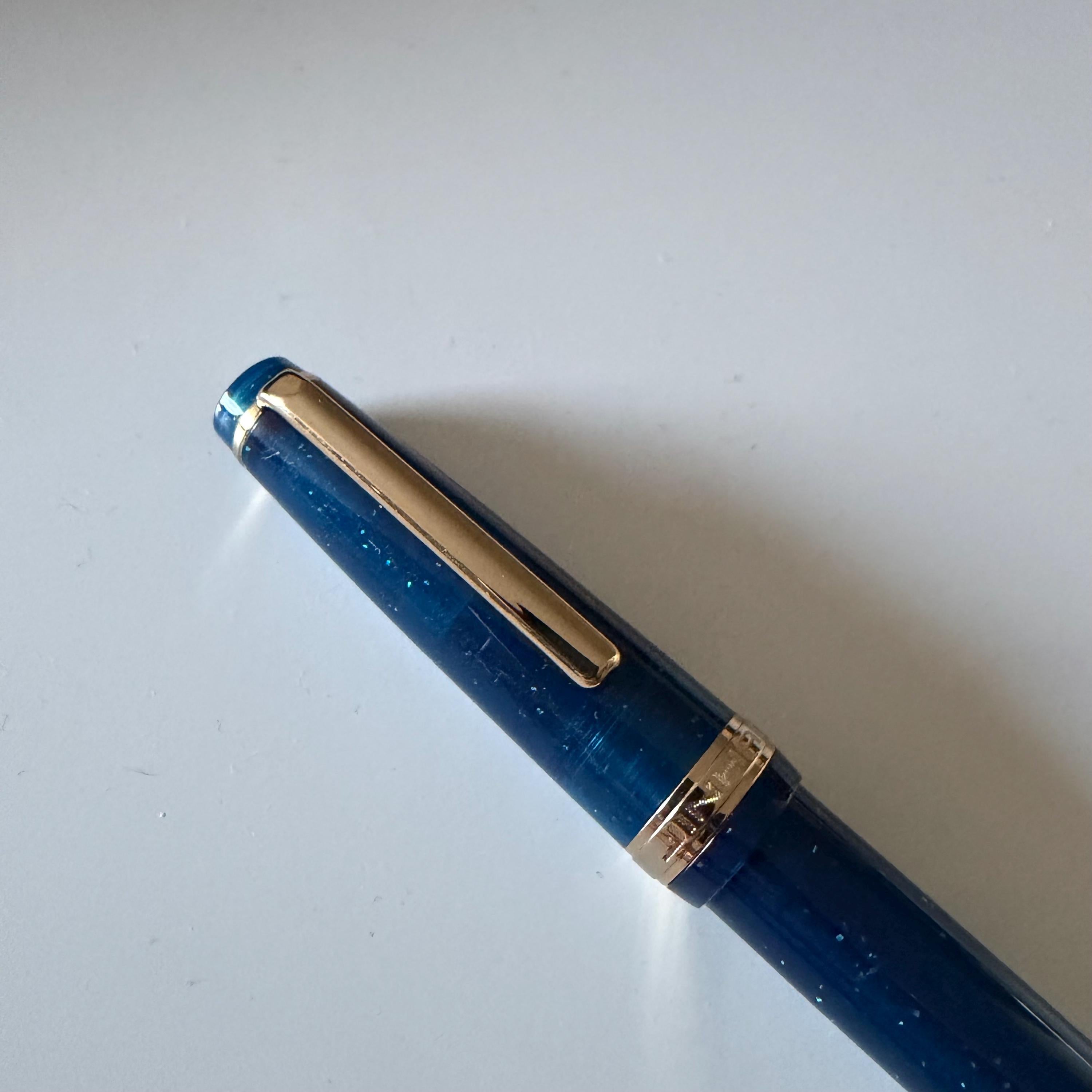 Transparent Deep Sea Navy Glittery Style Fountain Pen | M Tip 0.7mm