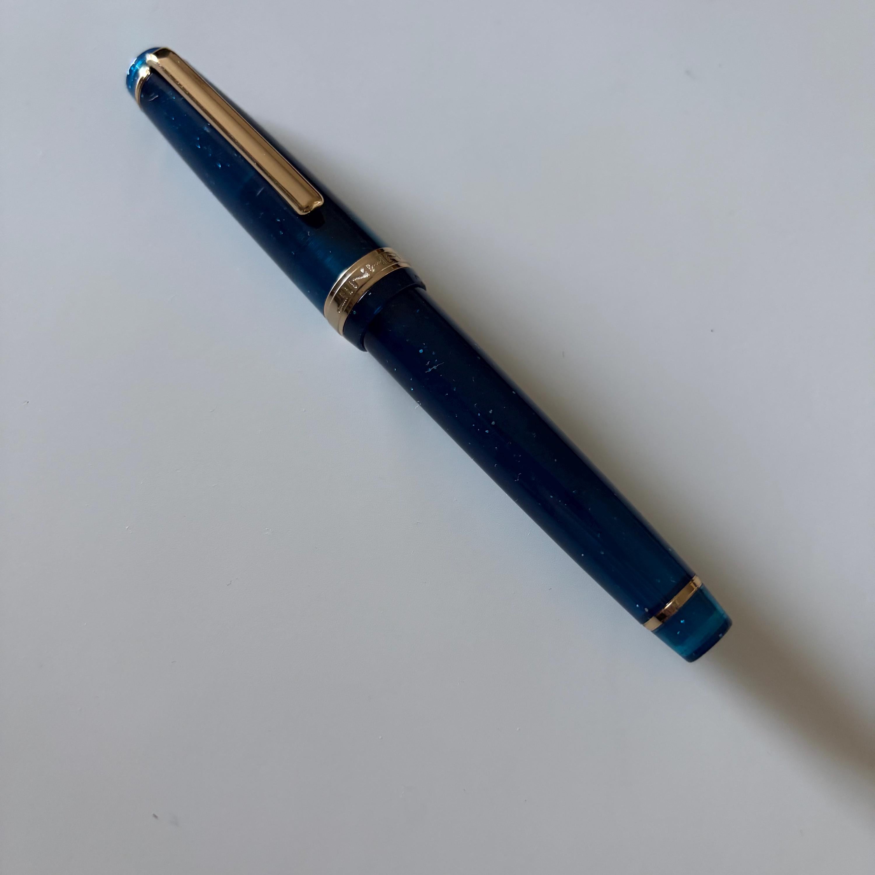 Transparent Deep Sea Navy Glittery Style Fountain Pen | M Tip 0.7mm